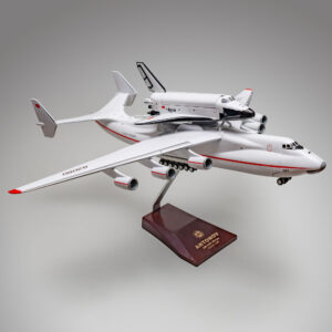 Antonov An-225 + Buran (1:200)